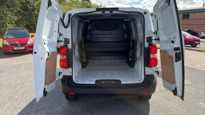 Vauxhall Vivaro L1 Diesel 1.5 Turbo D 120 Prime H1 Van - Image 3